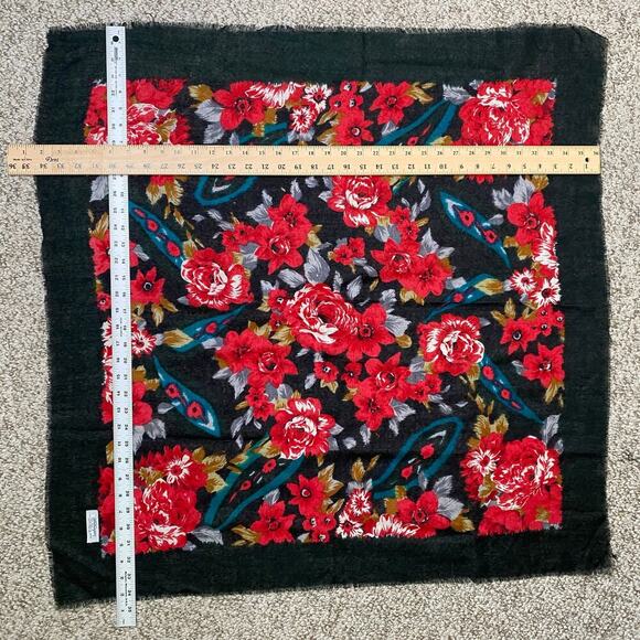 Vintage Worthington Wool Floral Scarf Black Red 35in Square English Countryside - Picture 8 of 9